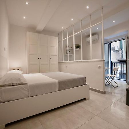 Casa Vacanze Santa Teresella 40 Napoli Bagian luar foto