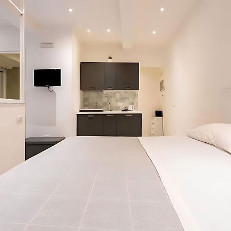 Casa Vacanze Santa Teresella 40 Napoli Bagian luar foto