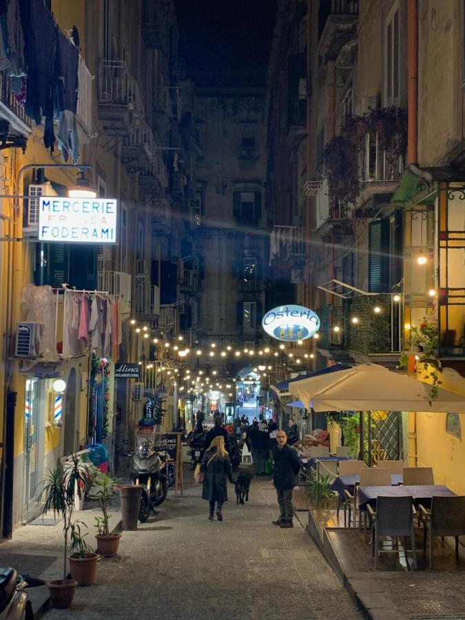 Casa Vacanze Santa Teresella 40 Napoli Bagian luar foto