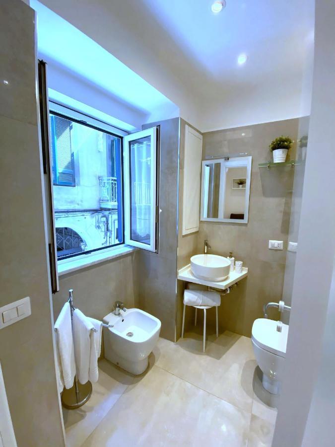 Casa Vacanze Santa Teresella 40 Napoli Bagian luar foto