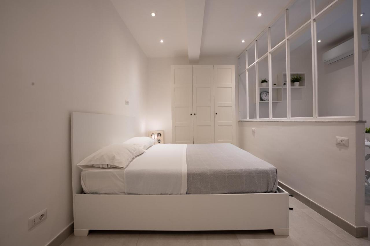 Casa Vacanze Santa Teresella 40 Napoli Bagian luar foto