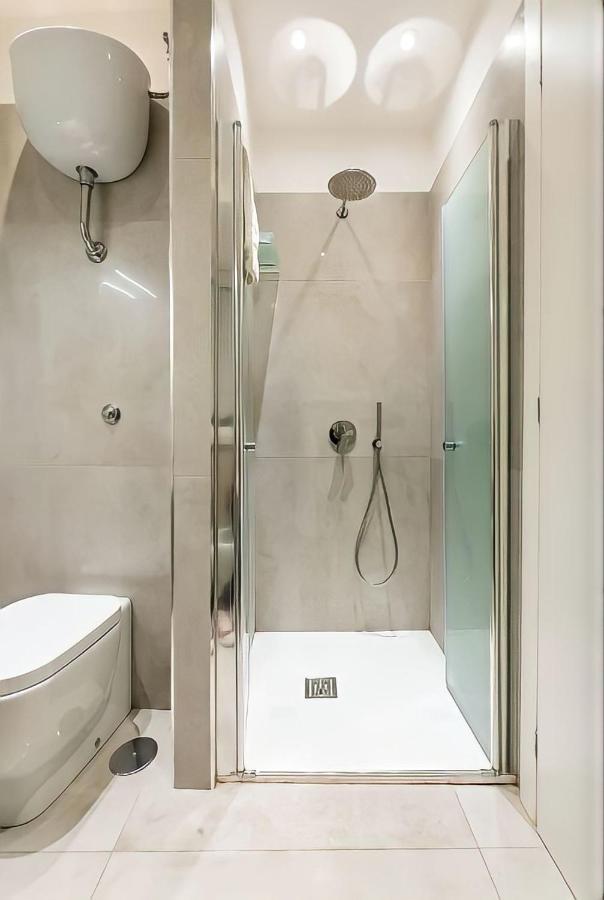 Casa Vacanze Santa Teresella 40 Napoli Bagian luar foto